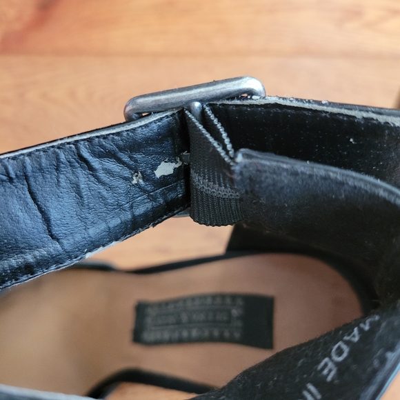 Deena & Ozzy Black Ankle Strap Block Heels 6 - Picture 6 of 6